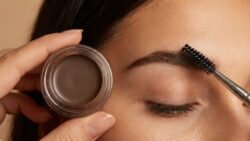 Create Your Own Natural Eyebrow Gel at Home Using Aloe Vera and Cocoa for Flexible Hold