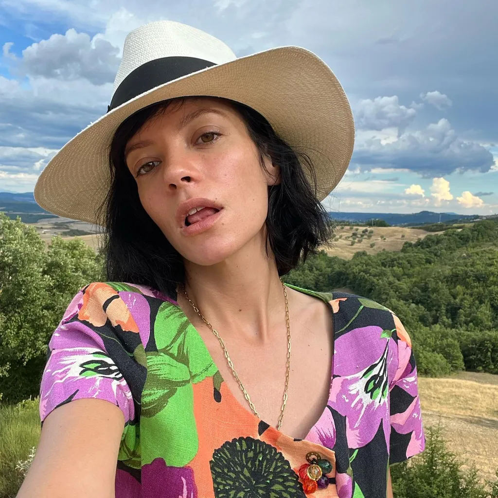@lilyallen